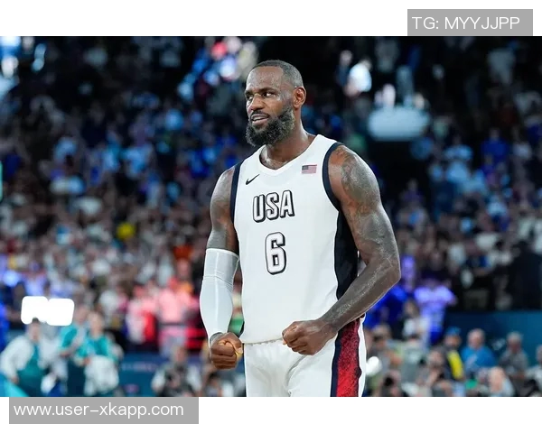 詹姆斯今日穿搭展示肯塔基大学LeBron23PE再掀篮球潮流热潮